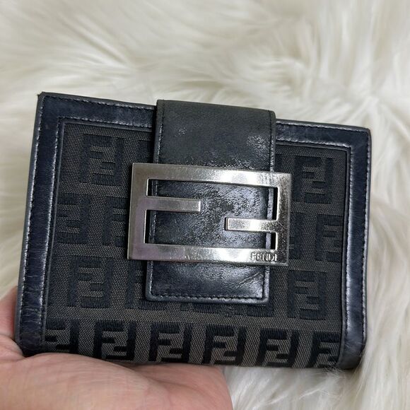 COPY - 💯Authentic Fendi Short Wallet 🍀 - Picture 13 of 15